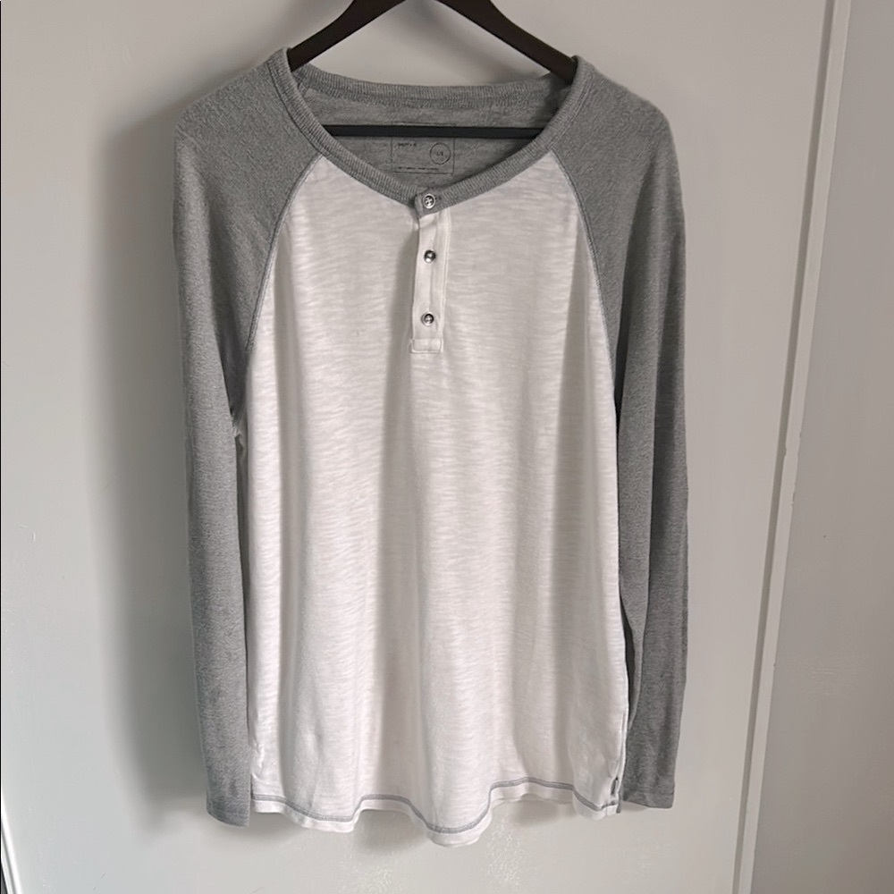 Express Men’s Gray and White Long Sleeve Double Knit Cotton Blend Henley Shirt
